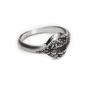 Bague Lune dont le corps est brossé, soit lissé.