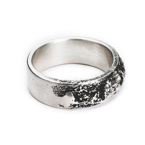 Bague ruban large brossée en argent 