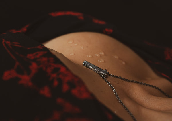 Collier avec pendentif hexagone fin en argent