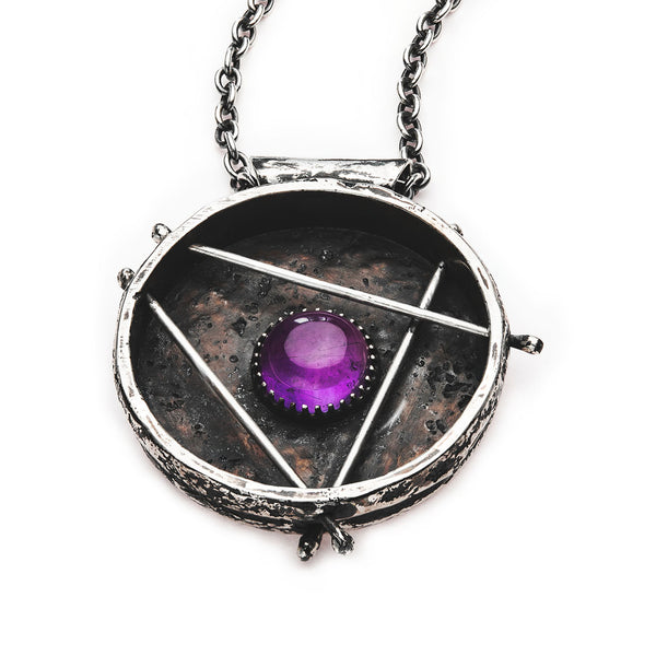 collier avec médaillon améthyste