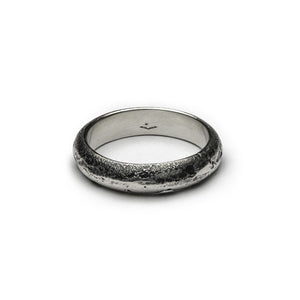 Bague demi-jonc medium en argent brut de fonte