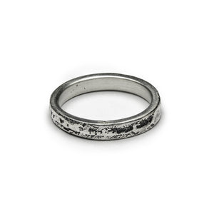 Bague ruban fine en argent brut de fonte