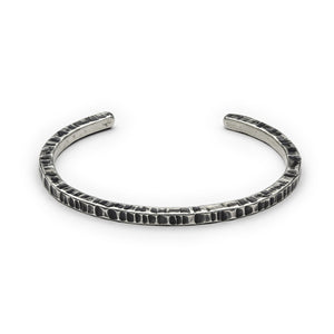 Bracelet martelé en argent artisanal