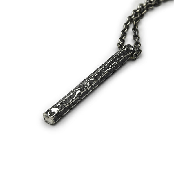 Collier avec pendentif en argent en forme d'hexagone